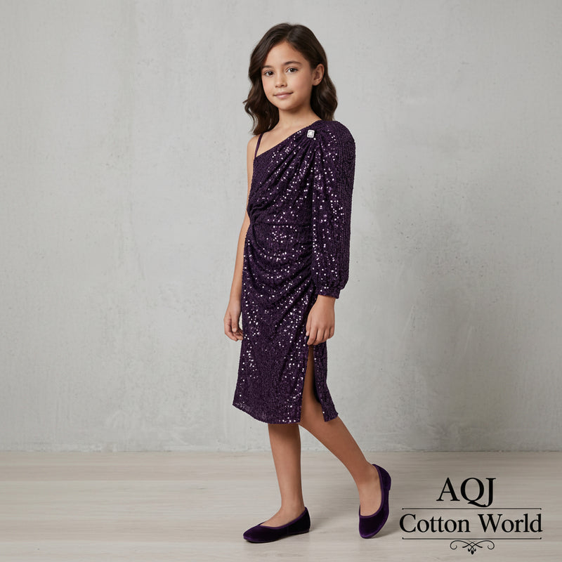 This black Speechless Girls' one-shoulder sequin party dress